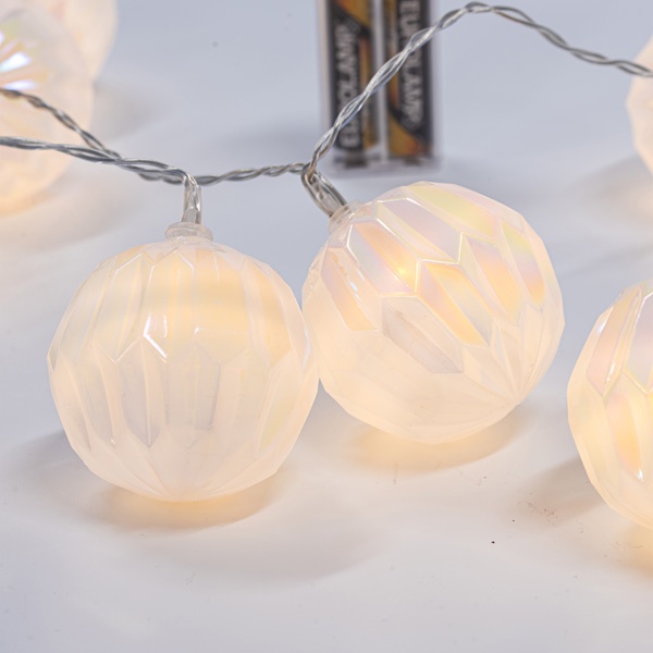 ΣΕΙΡΑ, 10 LED 5mm, ΛΕΥΚΕΣ ΑΝΑΓΛΥΦΕΣ ΜΠΑΛΕΣ, ΜΠΑΤΑΡΙΑΣ 2xAA, ΔΙΑΦΑΝΟ PVC ΚΑΛΩΔΙΟ, ΘΕΡΜΟ ΛΕΥΚΟ LED ΑΝΑ 15cm, ΠΡΟΕΚΤΑΣΗ ΠΑΡΟΧΗΣ 30cm, IP20 - Image 2